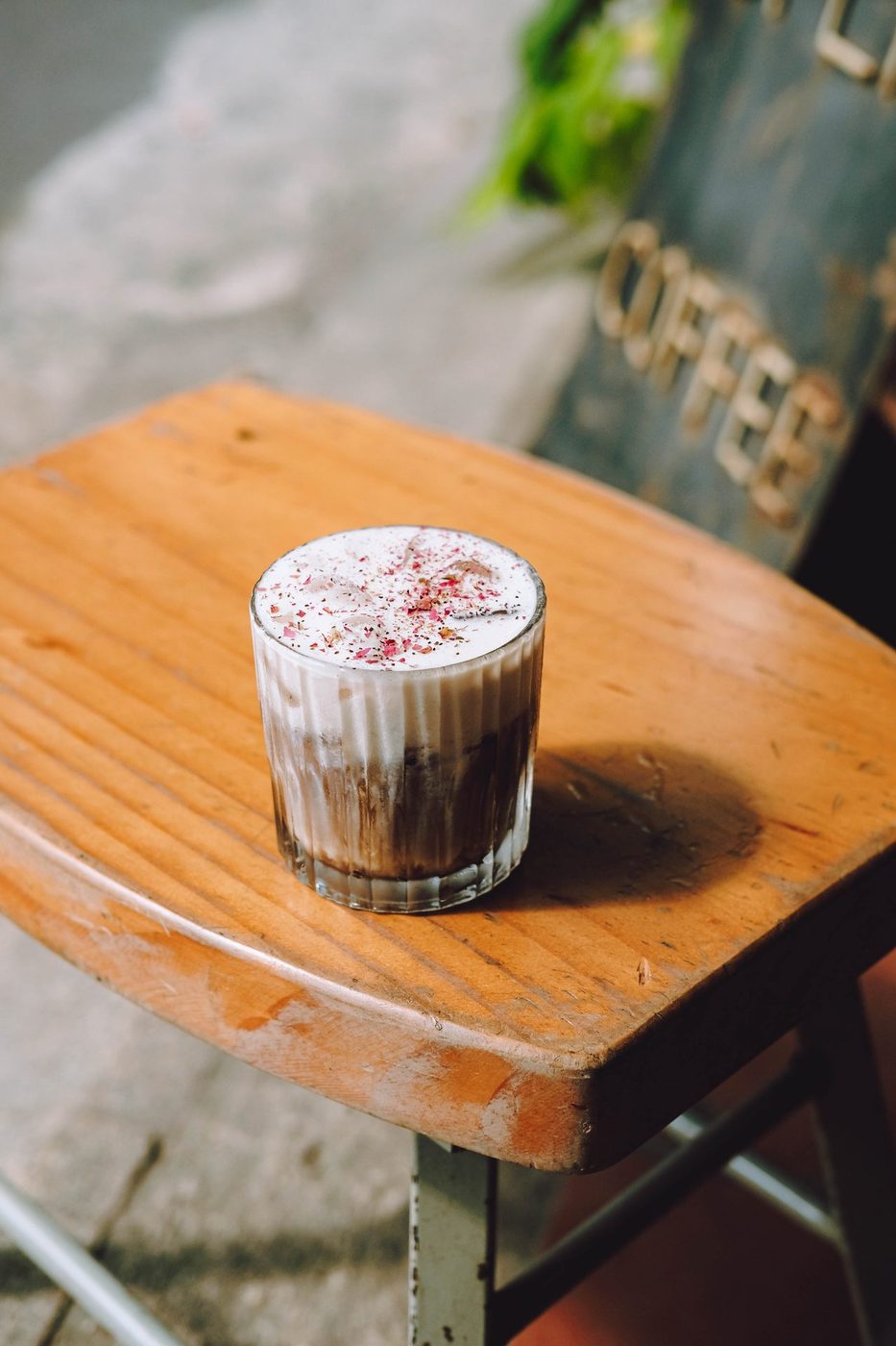 Leaf-framed drinks, behind-bar candids, educational branding