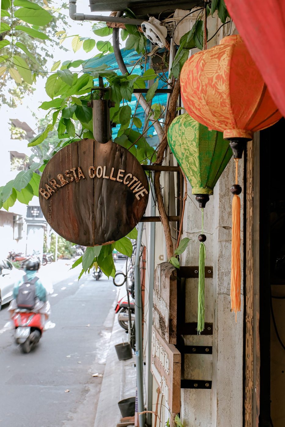 Tết 2023; gift sets, coffee tubes, chrysanthemum decor, red apron barista