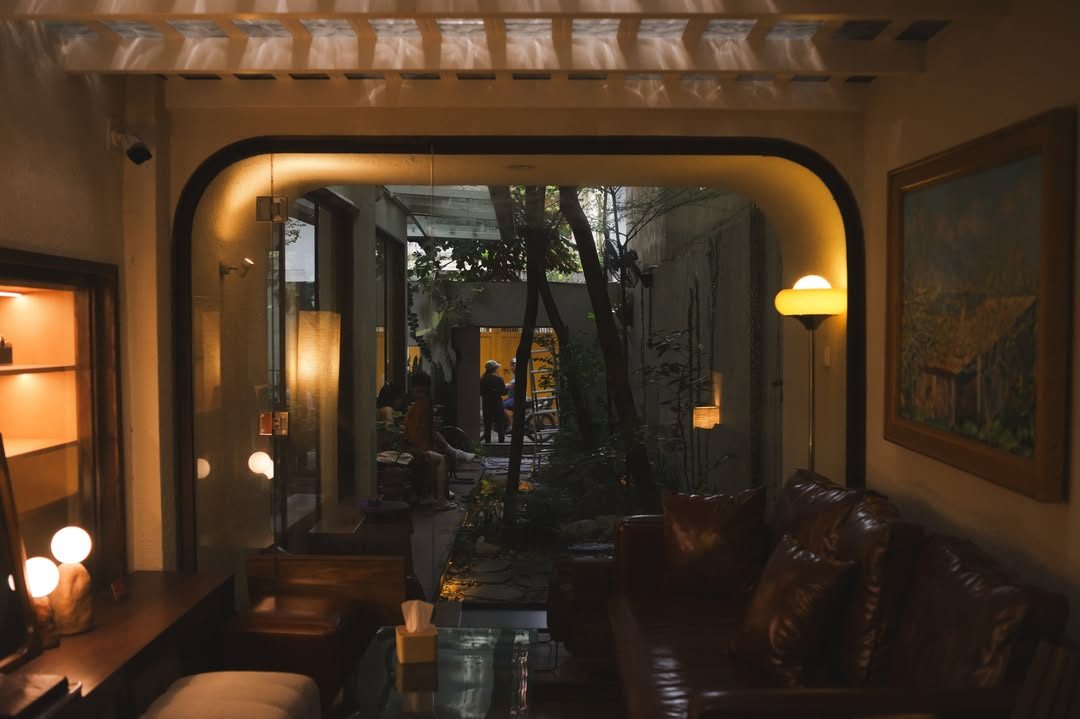 The Lounge, After Dark