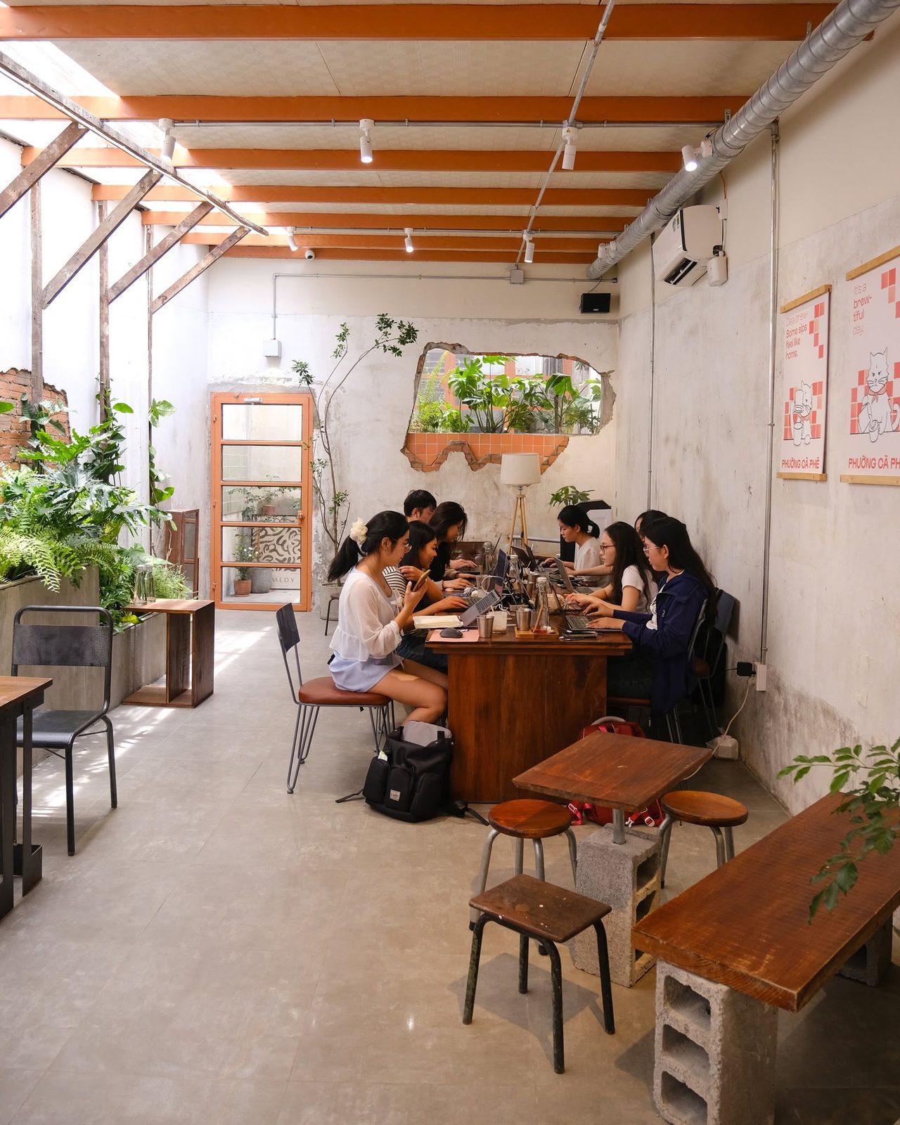 Inside Phường Cà Phê